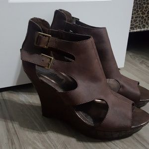 Brown wedges